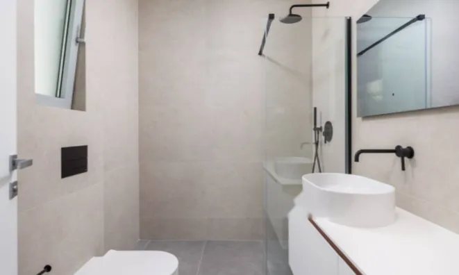 Недвижимость Трёхкомнатная квартира в центре: 23