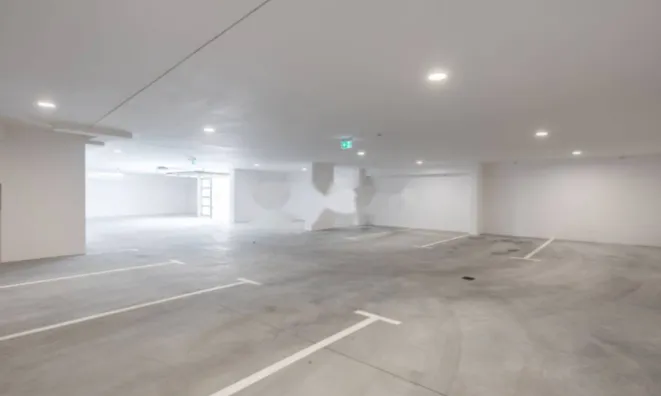 Недвижимость Трёхкомнатная квартира в центре: 30