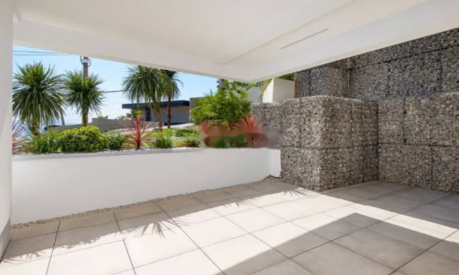 Недвижимость Трехкомнатная квартира в Центре: 1