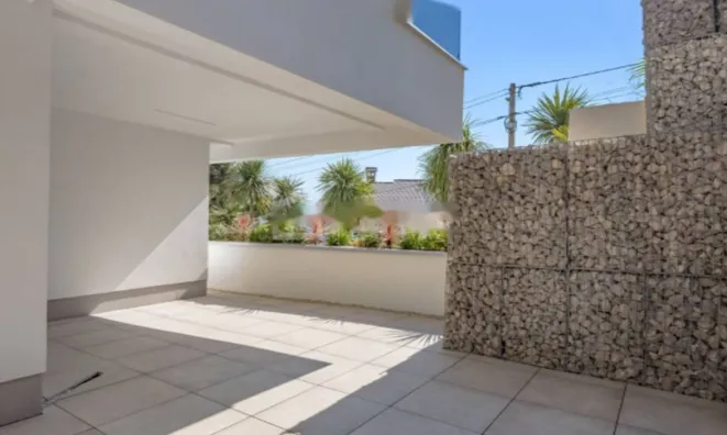 Недвижимость Трехкомнатная квартира в Центре: 5