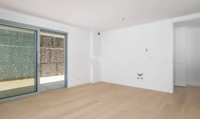 Недвижимость Трехкомнатная квартира в Центре: 13