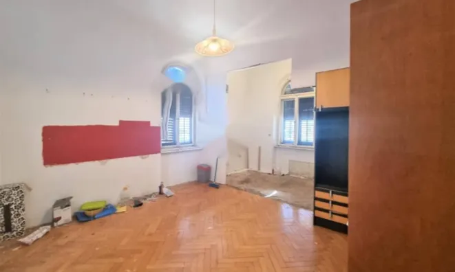 Недвижимость Трехкомнатная квартира в центре: 7