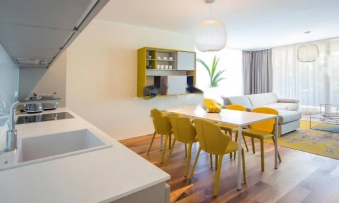 Недвижимость Трехкомнатная квартира в центре: 4