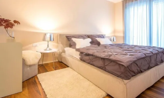 Недвижимость Трехкомнатная квартира в центре: 5