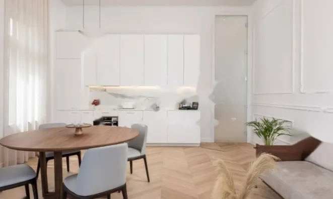 Недвижимость Двухкомнатная квартира в Центре: 4