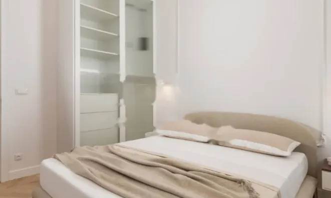 Недвижимость Двухкомнатная квартира в Центре: 12