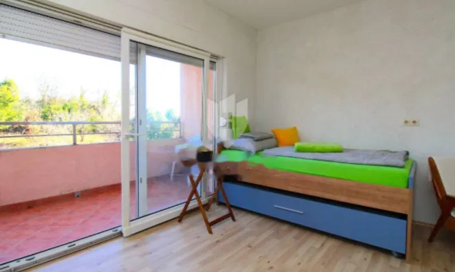 Недвижимость Однокомнатная квартира Побри: 3