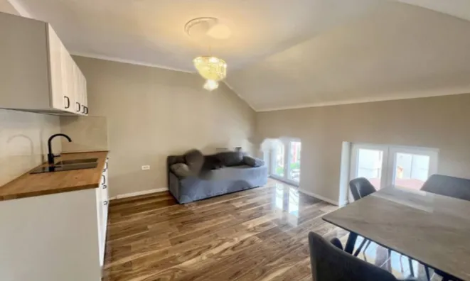 Недвижимость Трехкомнатная квартира в Центре: 7