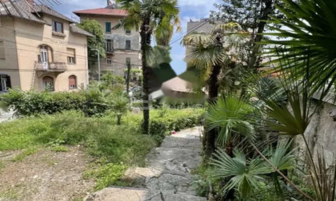 Недвижимость Трехкомнатная квартира в Центре: 28