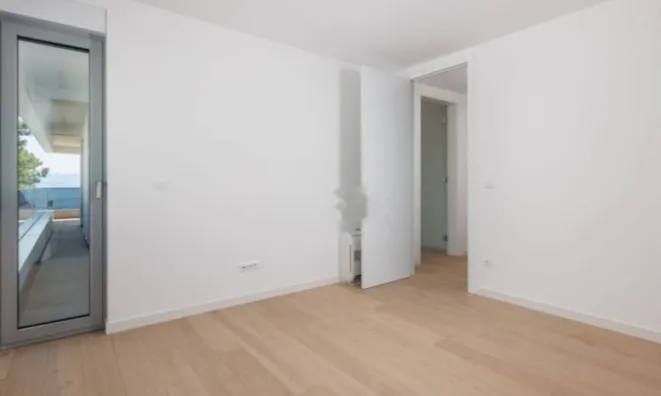 Недвижимость Трехкомнатная квартира Центр: 14