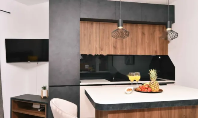 Недвижимость Двухкомнатная квартира Центр: 3