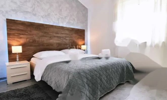 Недвижимость Двухкомнатная квартира Центр: 4