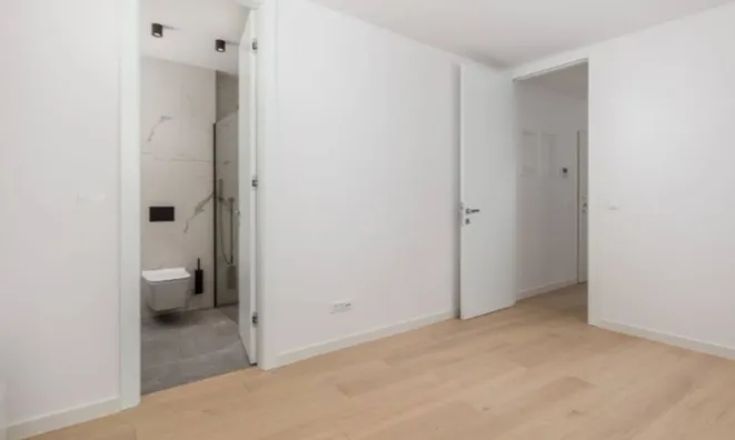 Недвижимость Трёхкомнатная квартира в центре: 18