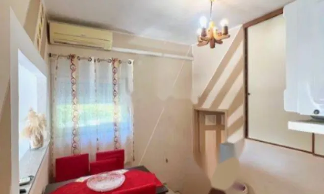 Недвижимость Двухкомнатная квартира Ика: 9