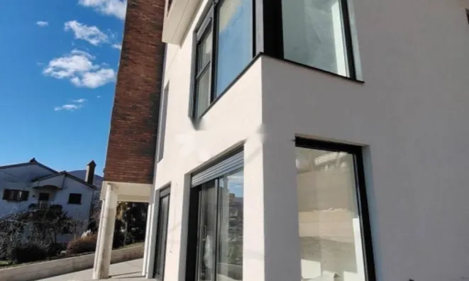 Недвижимость Четырехкомнатная квартира Центр Опатия: 3