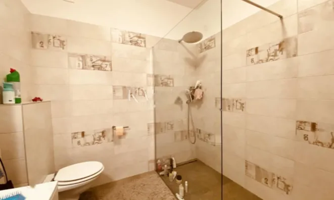 Недвижимость Трехкомнатная квартира в центре Опатии: 11