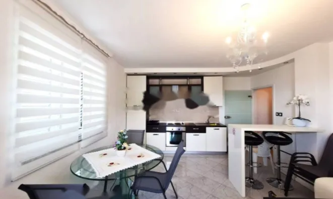 Недвижимость Четырехкомнатная квартира Ика: 2