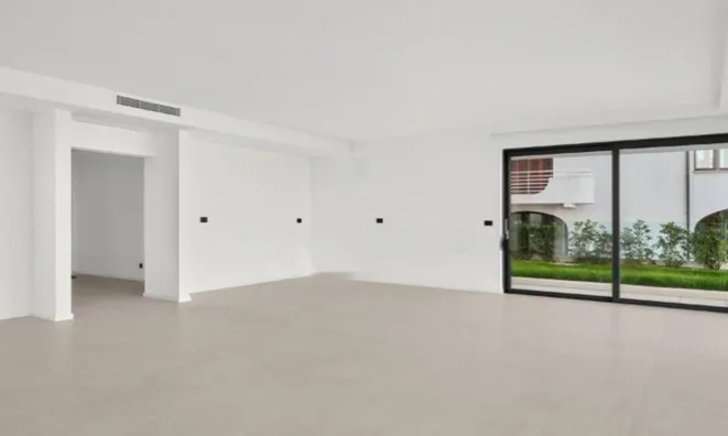 Недвижимость Четырехкомнатная квартира Центр: 11