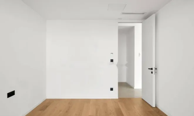 Недвижимость Четырехкомнатная квартира Центр: 18