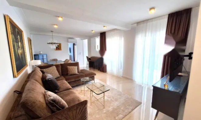 Недвижимость Трехкомнатная квартира Добреч: 1