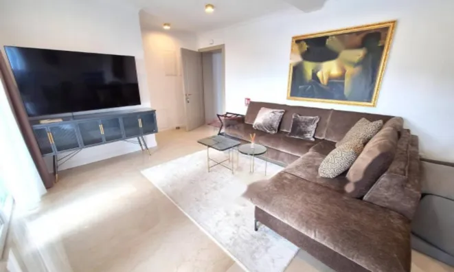 Недвижимость Трехкомнатная квартира Добреч: 2