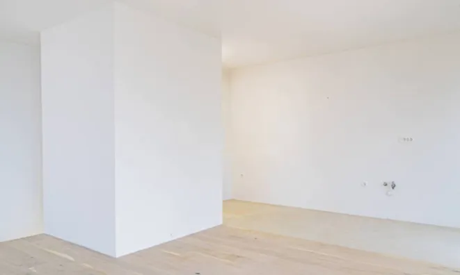 Недвижимость Четырехкомнатная квартира : 12