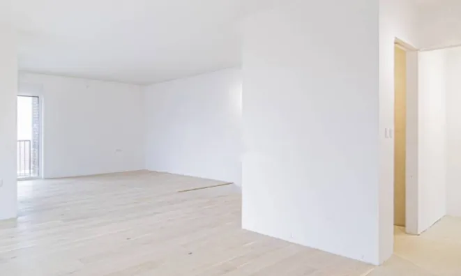 Недвижимость Четырехкомнатная квартира : 14