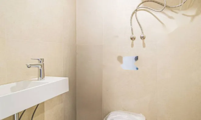 Недвижимость Четырехкомнатная квартира : 16