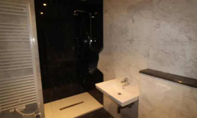 Недвижимость Трехкомнатная квартира Центр: 11