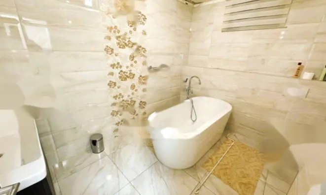 Недвижимость Четырехкомнатная квартира Центральная Опация: 11