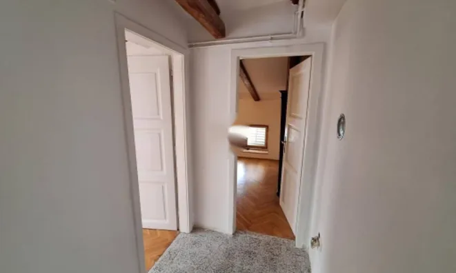 Недвижимость Четырехкомнатная квартира Центр: 9