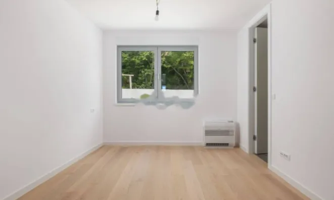 Недвижимость Трехкомнатная квартира Центр: 11