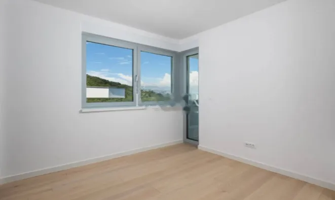 Недвижимость Трехкомнатная квартира Центр: 12