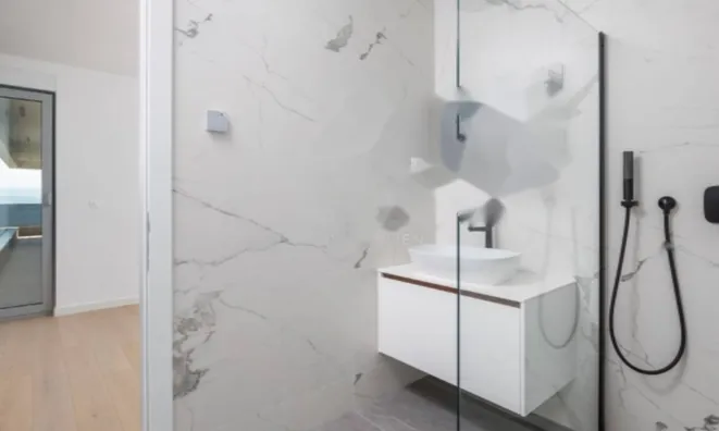 Недвижимость Трехкомнатная квартира Центр: 15