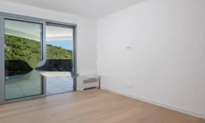 Недвижимость Четырёхкомнатная квартира Центр: 3