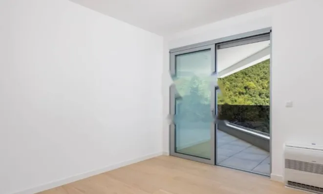 Недвижимость Четырёхкомнатная квартира Центр: 16