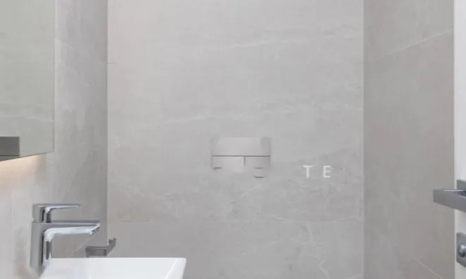 Недвижимость Четырёхкомнатная квартира Центр: 19