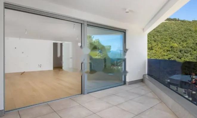 Недвижимость Четырёхкомнатная квартира Центр: 30