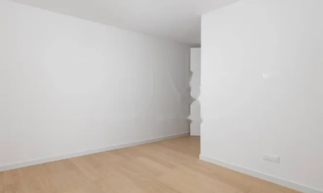 Недвижимость Четырёхкомнатная квартира Центр: 42