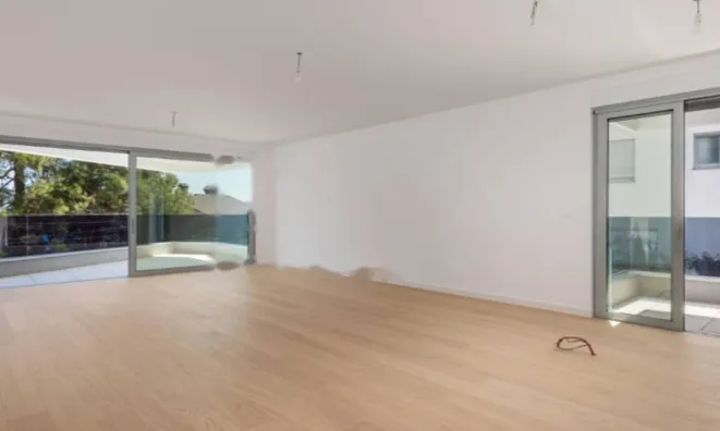 Недвижимость Четырёхкомнатная квартира Центр: 46