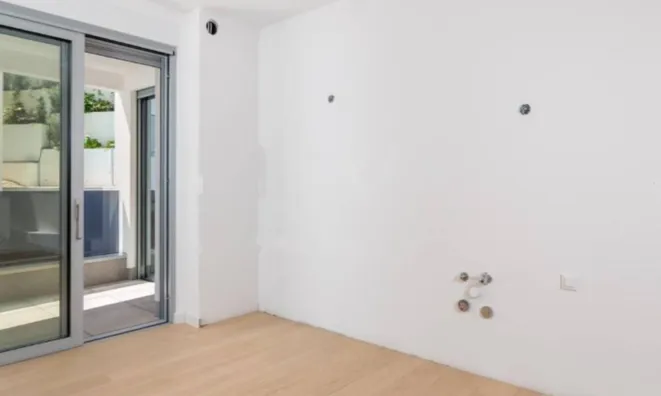 Недвижимость Четырёхкомнатная квартира Центр: 48