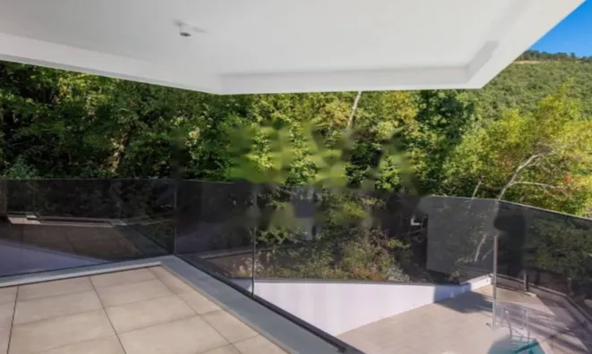 Недвижимость Двухкомнатная квартира Центр: 2