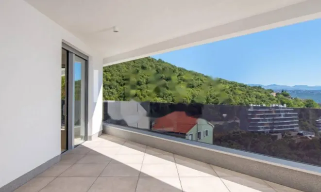 Недвижимость Двухкомнатная квартира Центр: 4