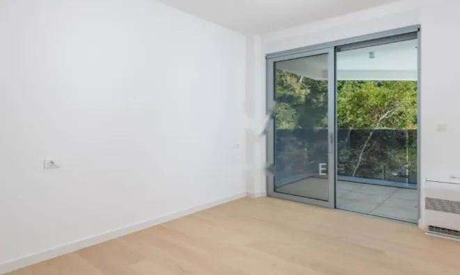 Недвижимость Двухкомнатная квартира Центр: 27