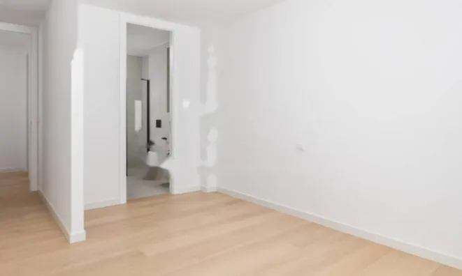 Недвижимость Двухкомнатная квартира Центр: 28