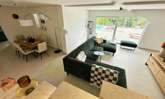 Недвижимость Дом в центре Опатии: 10