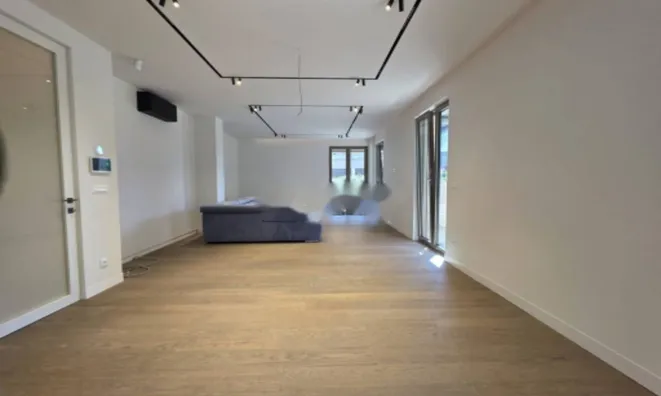 Недвижимость Трёхкомнатная квартира Центр: 3