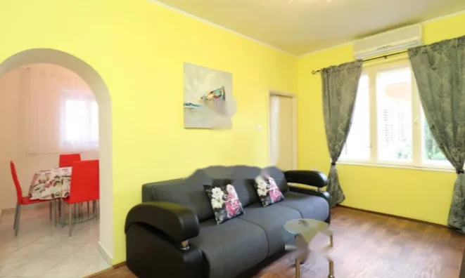 Недвижимость Двухкомнатная квартира Центр: 2