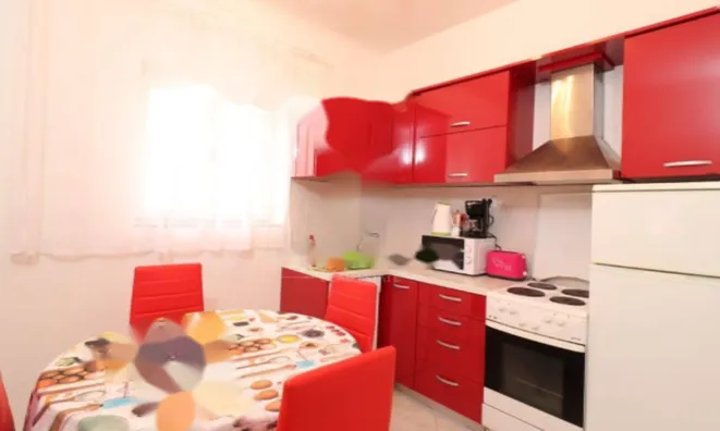 Недвижимость Двухкомнатная квартира Центр: 4