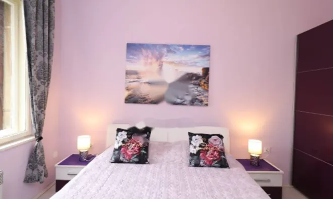 Недвижимость Двухкомнатная квартира Центр: 7